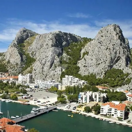 Hollywood * Omiš